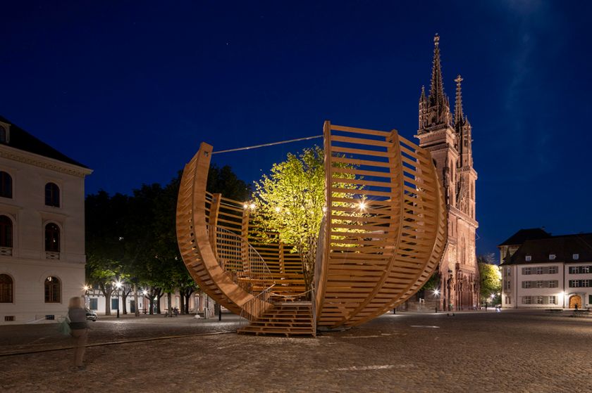 Arena für einen Baum, begehbare Kunstintervention von Klaus Littmann, Münsterplatz – {source?html}
