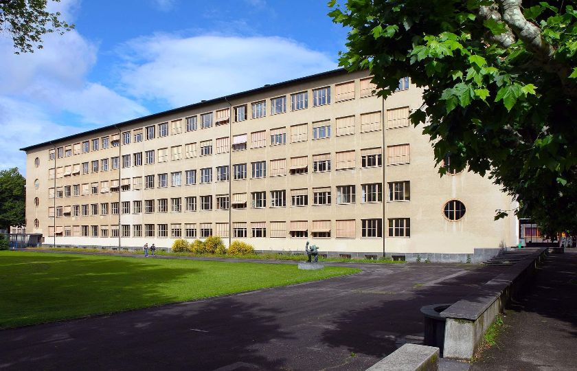 Wirtschaftsgymnasium Basel, Andreas Heusler-Strasse 41 – {source?html}